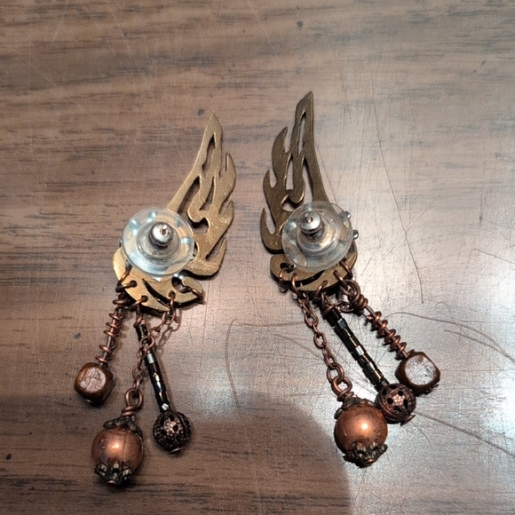 Clockwork Angel Necklace And Earring Set - Picture 6 of 8